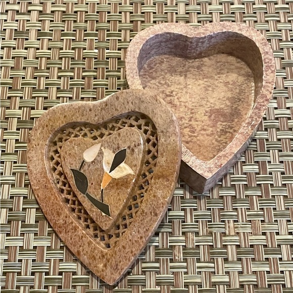 2 Vintage Marble Soapstone Earth-tones 4” and 2” Trinket Boxes. Made in India - Picture 3 of 11